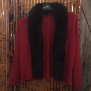 Short styled sweater with Mink collar